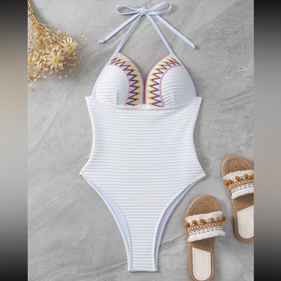 πΈ One piece tribal theme, textured, bathing suit - Picture 6 of 9